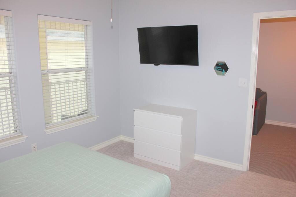 Spacious Home, Short Walk To Beach, Heated Pool! Corpus Christi Exterior photo