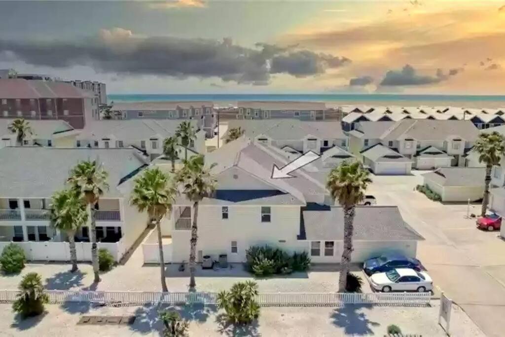 Spacious Home, Short Walk To Beach, Heated Pool! Corpus Christi Exterior photo
