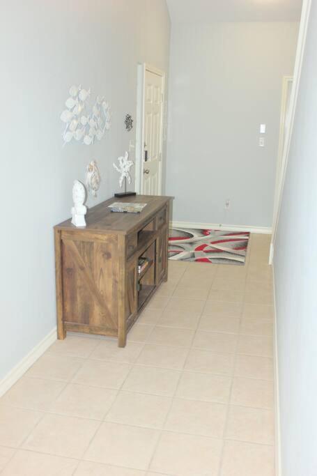 Spacious Home, Short Walk To Beach, Heated Pool! Corpus Christi Exterior photo